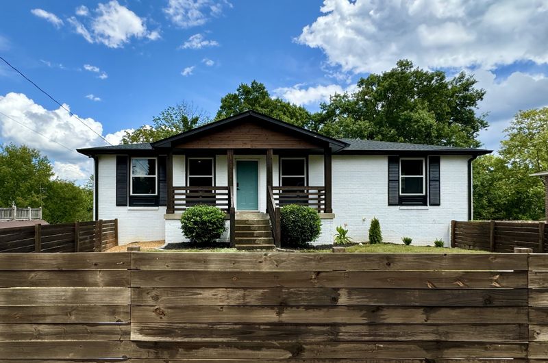 2824 Creekview Dr, Nashville, TN 37217