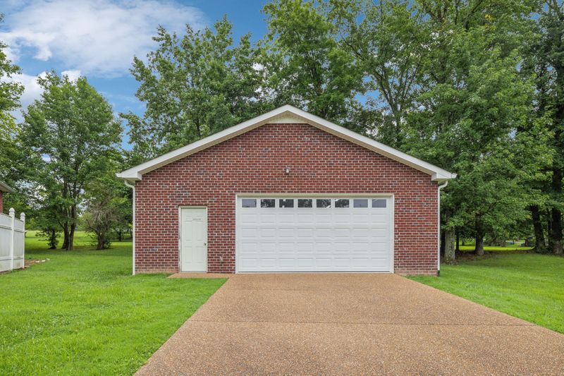 112 Ravenwood Ct, White House, TN 37188