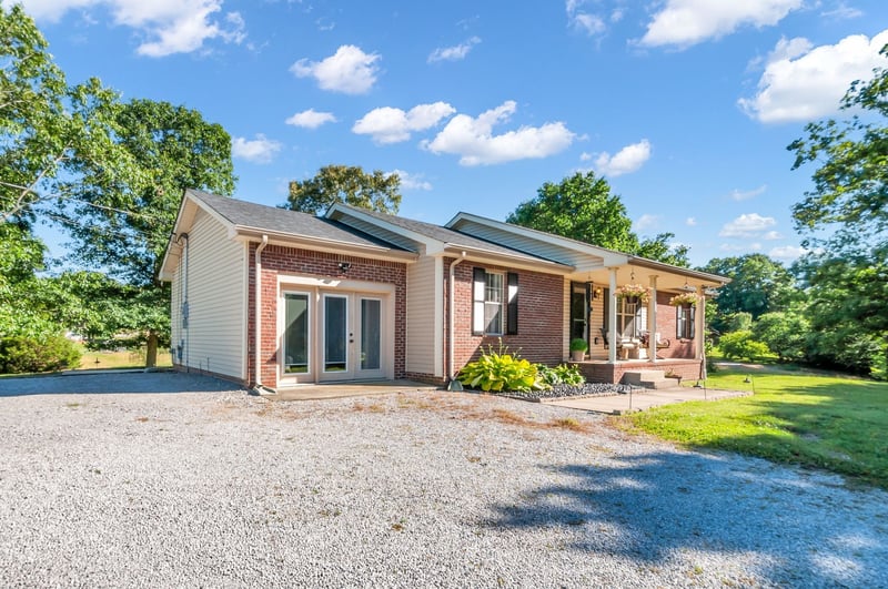 1030 Golden Pond Rd, Chapmansboro, TN 37035