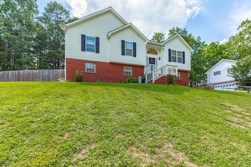 210 Gilbert Rd, Ringgold, GA 30736