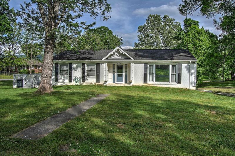 740 Poplar St, Trenton, GA 30752