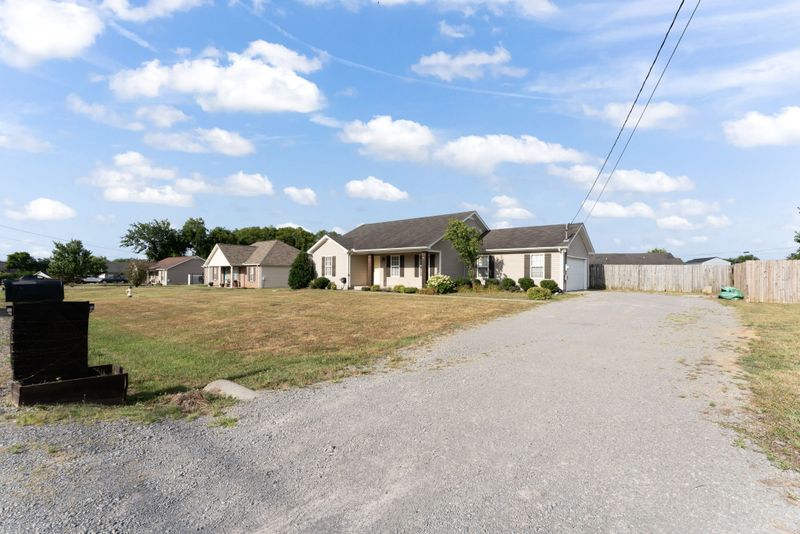 1008 Maxfli Dr, Murfreesboro, TN 37129