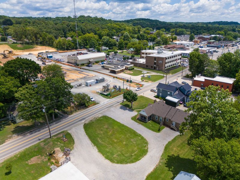 304 N Main St, Ashland City, TN 37015