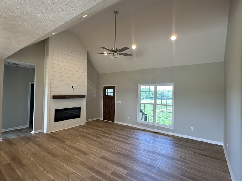 1465 Lauderdale Ln, Bethpage, TN 37022