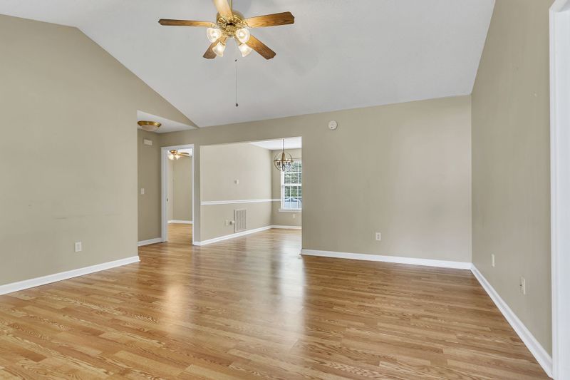 3011 Henderson Ln, Murfreesboro, TN 37130