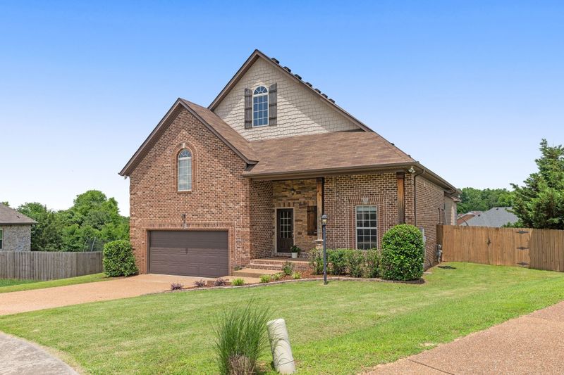 329 Sword Ln, Mount Juliet, TN 37122