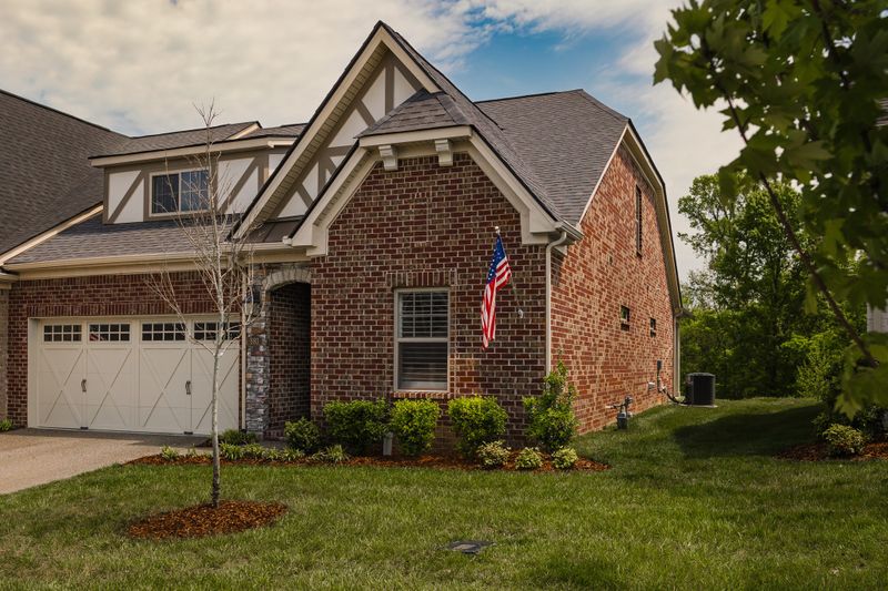 893 Cherry Grove Dr, Hendersonville, TN 37075
