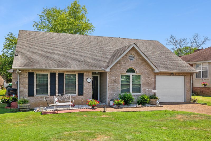 507 N Club Ct, Hermitage, TN 37076