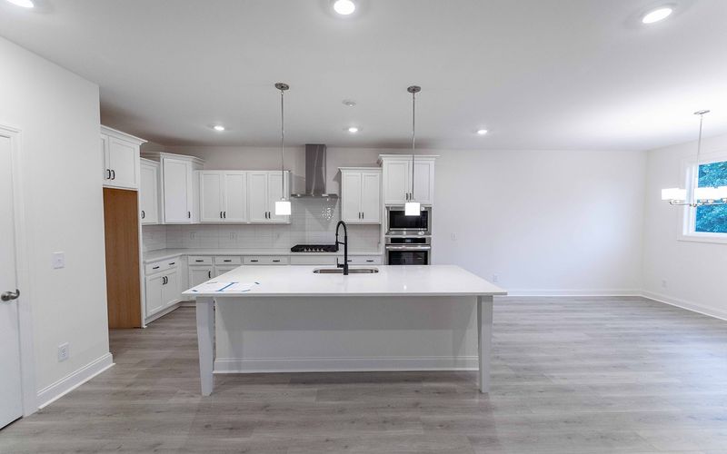 809 Odell Dr, White House, TN 37188