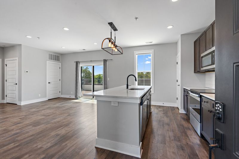 1077 E Trinity Ln #405, Nashville, TN 37216