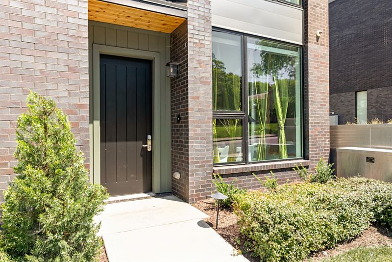 1010 18th Ave S #8, Nashville, TN 37212