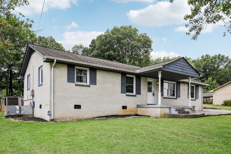 1815 George Thomas Dr, La Vergne, TN 37086