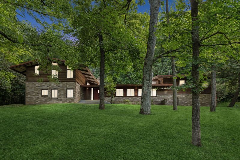 1117 Park Ridge Dr, Nashville, TN 37215