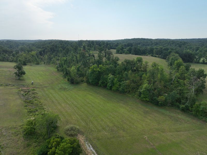1047 E Piney Rd, Dickson, TN 37055
