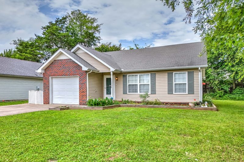 2836 Roscommon Dr, Murfreesboro, TN 37128