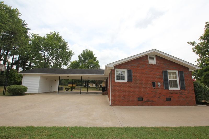 1102 Scottland Dr, Murfreesboro, TN 37130