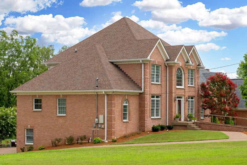 654 Cumberland Hills Dr, Hendersonville, TN 37075