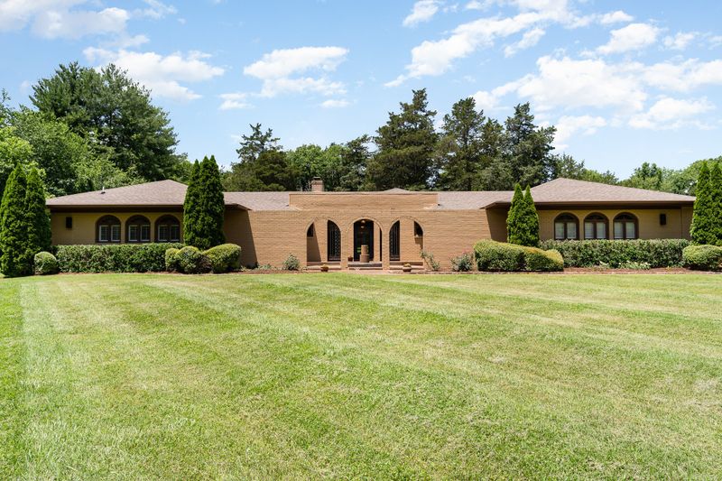 8300 Highway 100, Nashville, TN 37221
