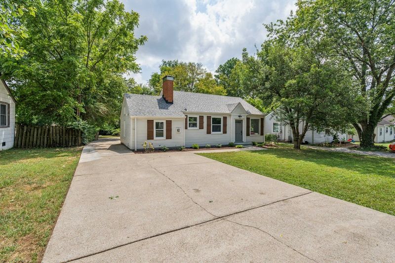 1325 Mars Dr, Nashville, TN 37217