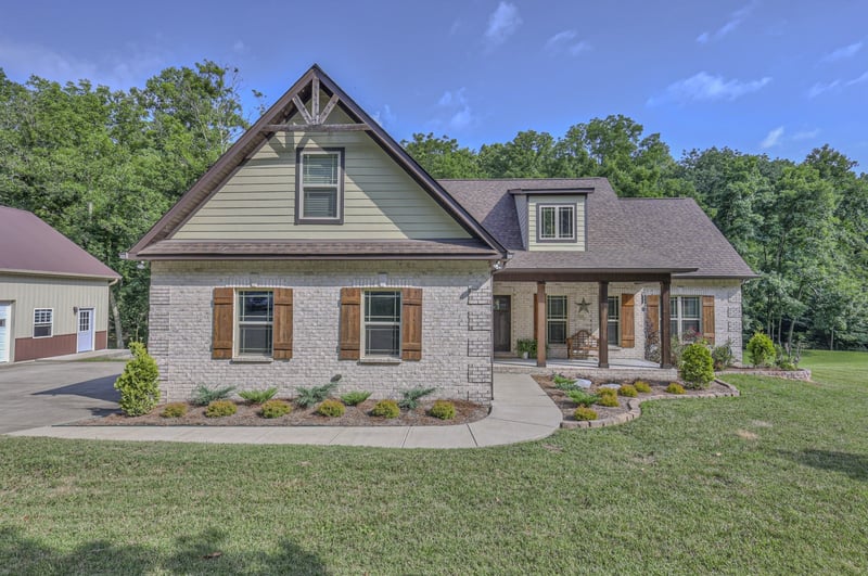 2540 Distillery Rd, Greenbrier, TN 37073