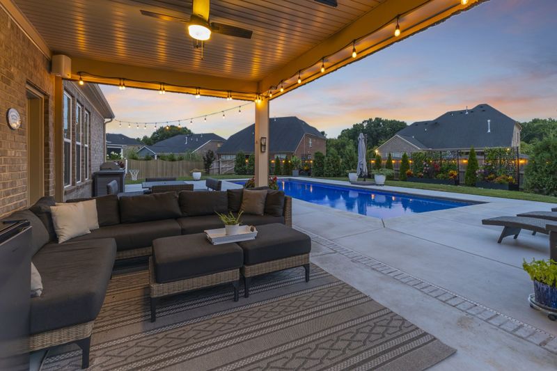 812 Stone Meadow Ct, Nolensville, TN 37135