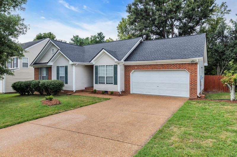 1856 Devon Dr, Spring Hill, TN 37174