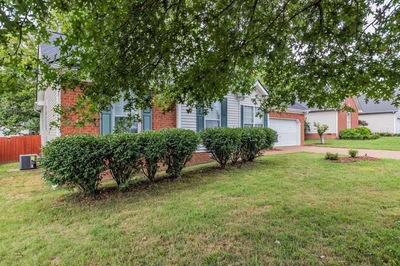 1856 Devon Dr, Spring Hill, TN 37174