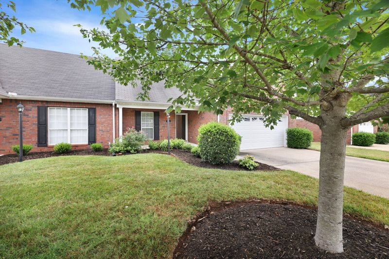 736 Stonetrace Dr, Murfreesboro, TN 37128