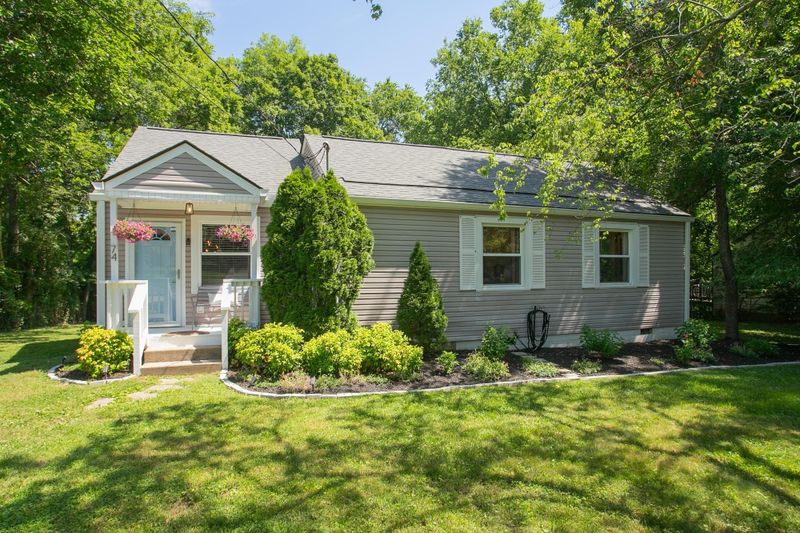 74 Scobey Dr, Nashville, TN 37210