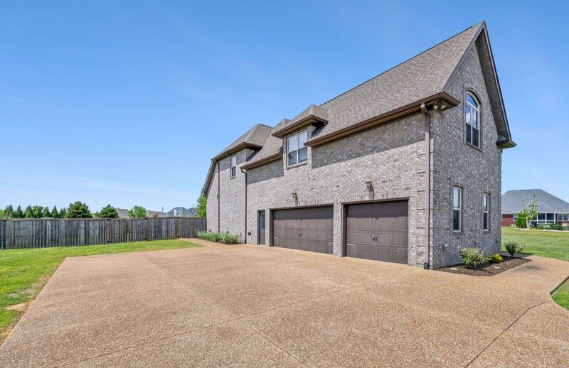 112 Stonefield Dr, Mount Juliet, TN 37122