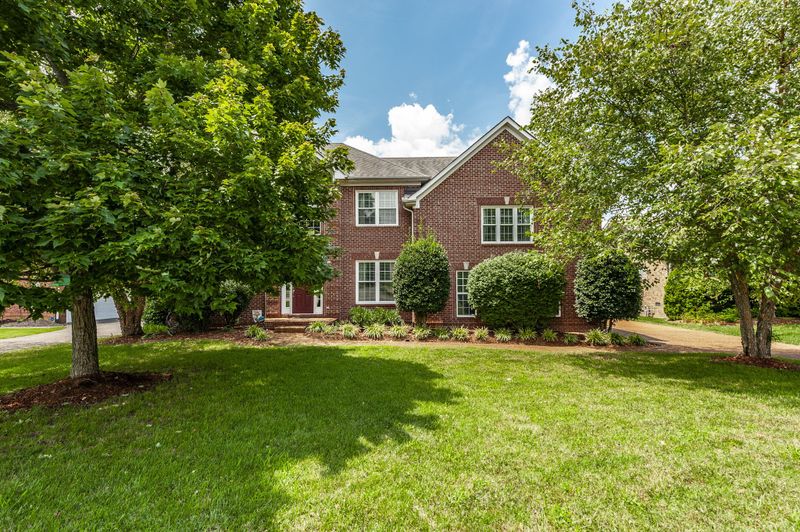 106 S Shadowhaven Way, Hendersonville, TN 37075