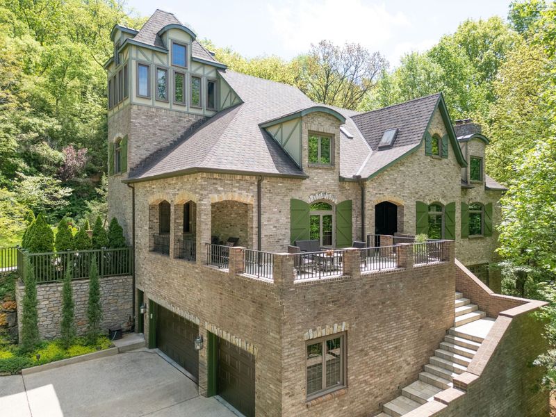 5610 Hillview Dr, Brentwood, TN 37027