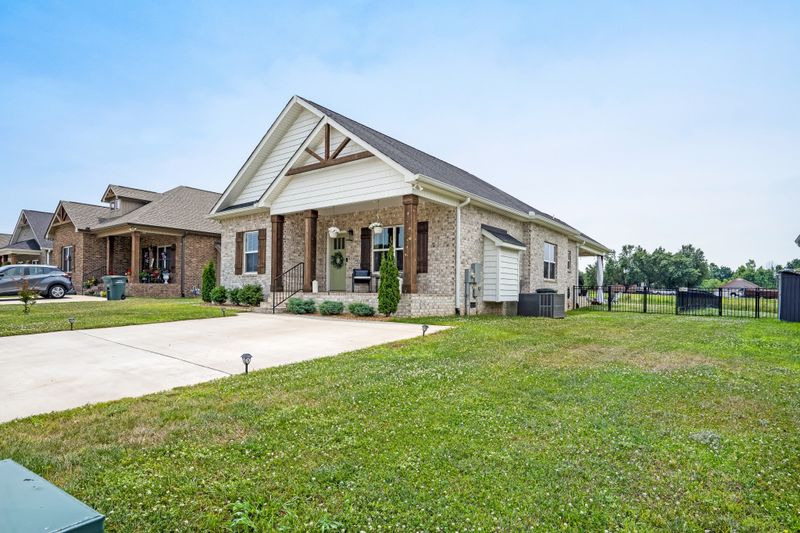186 Julia Ann Ct, Springfield, TN 37172