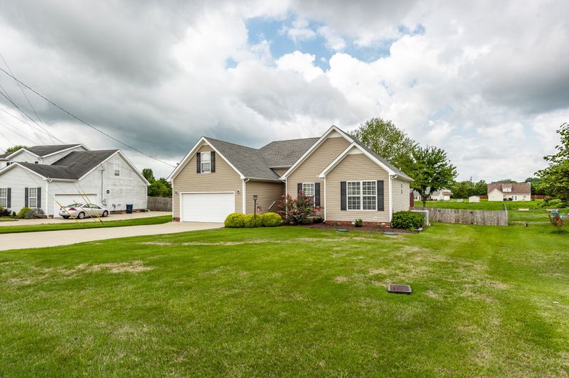 732 Fleming Farms Dr, Murfreesboro, TN 37128