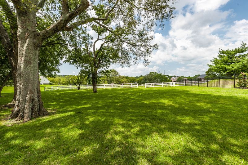 161 Clifftop Dr, Hendersonville, TN 37075