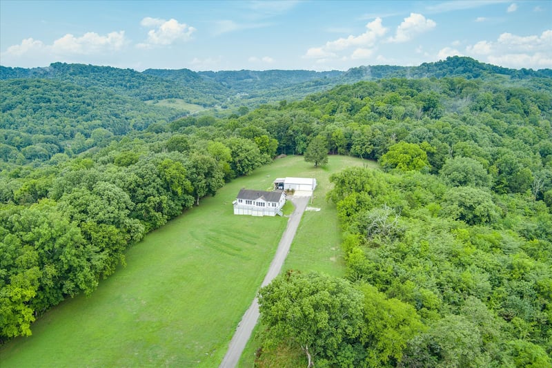 423 Maggart Rd, Elmwood, TN 38560
