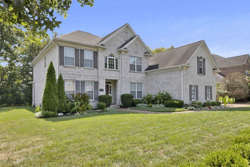2733 Avington Ct, Murfreesboro, TN 37128