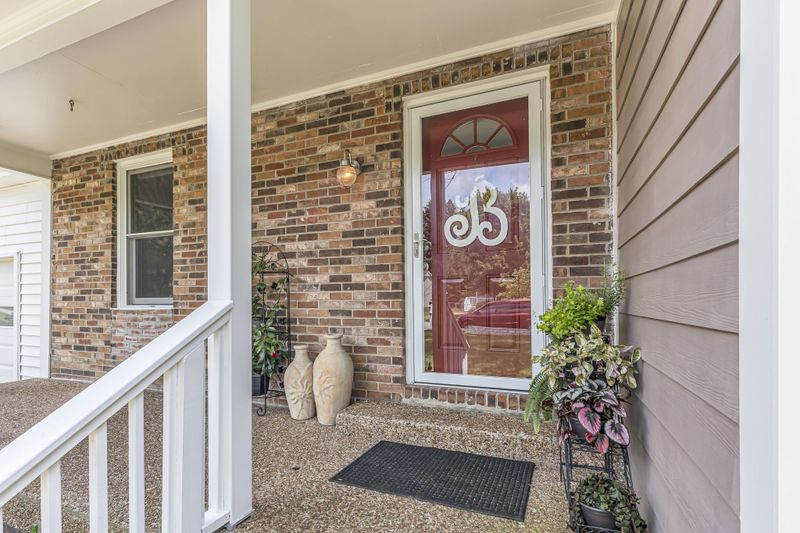 959 Beech Bend Dr, Nashville, TN 37221