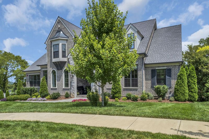 1043 Firestone Dr, Franklin, TN 37067
