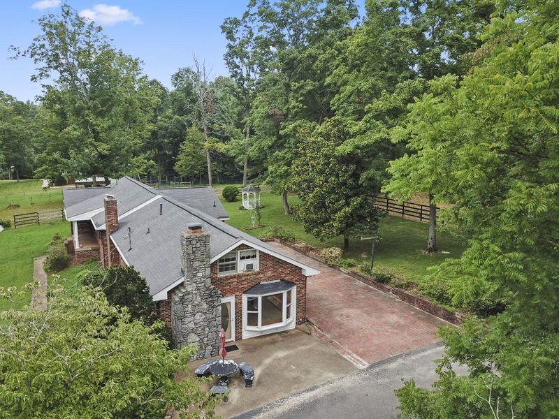 3181 Old Greenbrier Pike, Greenbrier, TN 37073