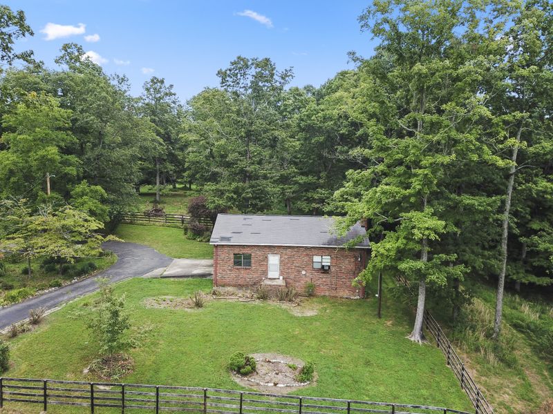 3181 Old Greenbrier Pike, Greenbrier, TN 37073