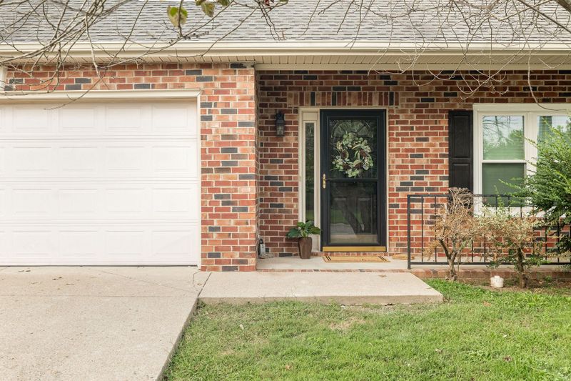 1009 Summerview Ct, Nashville, TN 37221