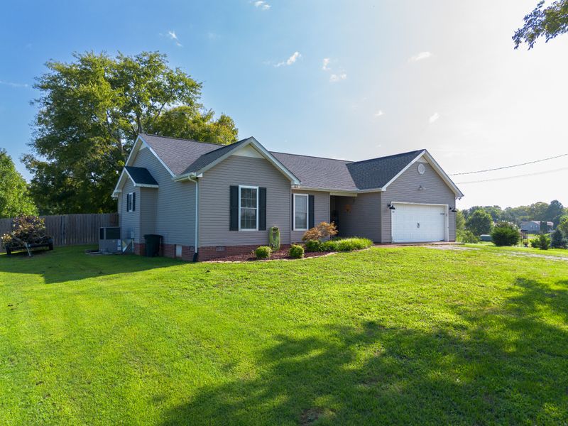 3009 Abigail Ln, Columbia, TN 38401