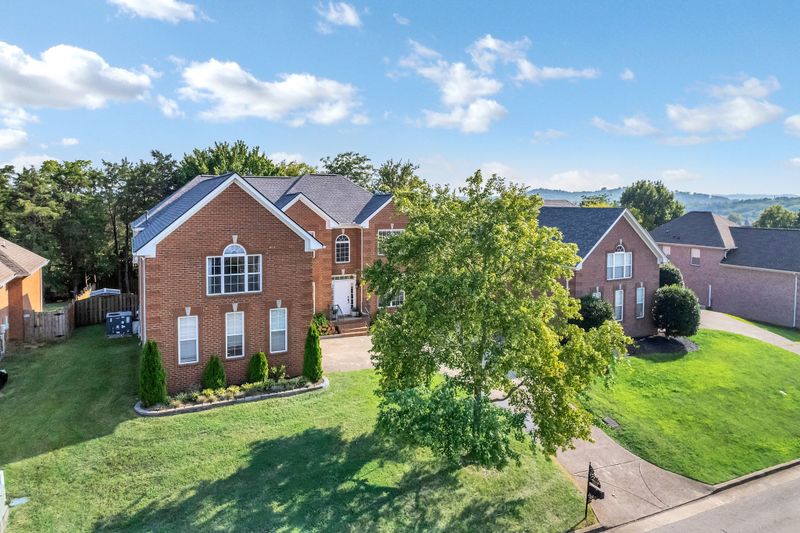 5624 Cedar Rock Dr, Nashville, TN 37211