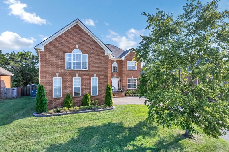 5624 Cedar Rock Dr, Nashville, TN 37211
