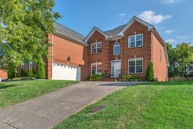 5624 Cedar Rock Dr, Nashville, TN 37211