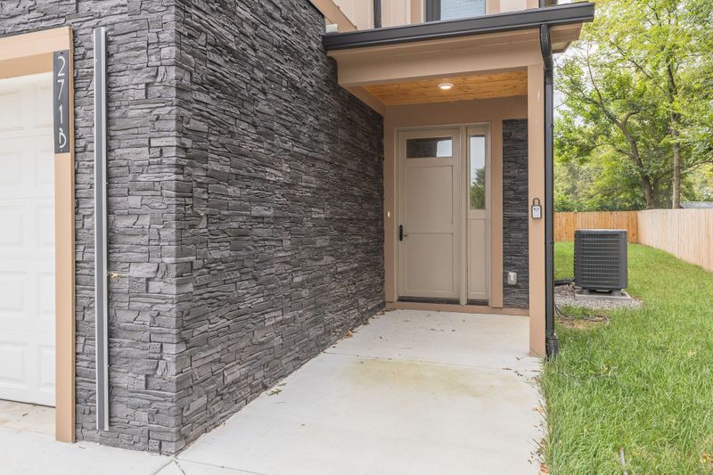 271 Garry Dr #B, Nashville, TN 37211