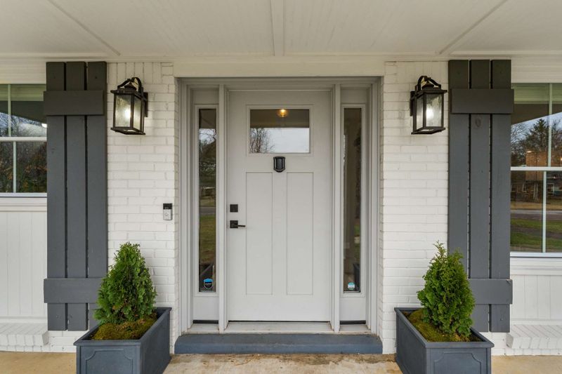 759 Harpeth Knoll Rd, Nashville, TN 37221