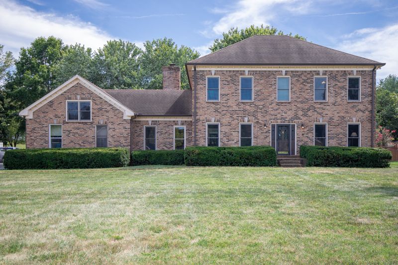2105 Oakbranch Cir, Franklin, TN 37064