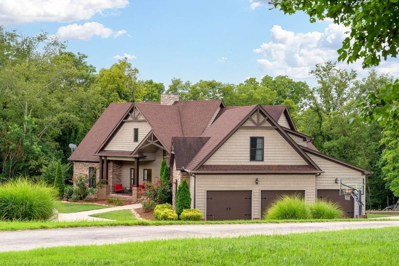 325 Hunters Ln, Hendersonville, TN 37075